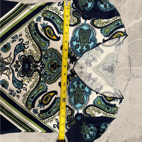 Talbots cotton top.  3/4 sleeve. Pretty design like new. Petite. - Picture 4 of 6